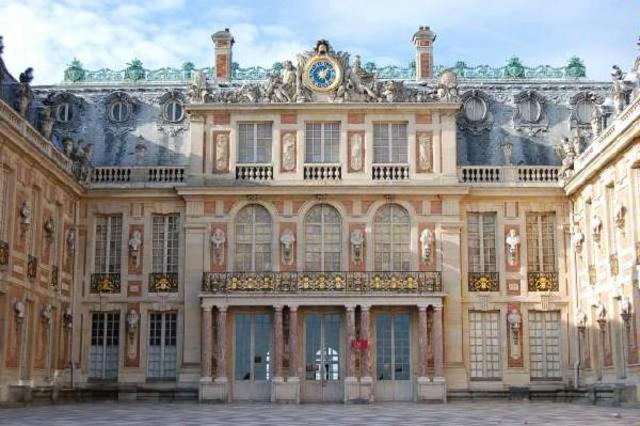 издан Нантский эдикт