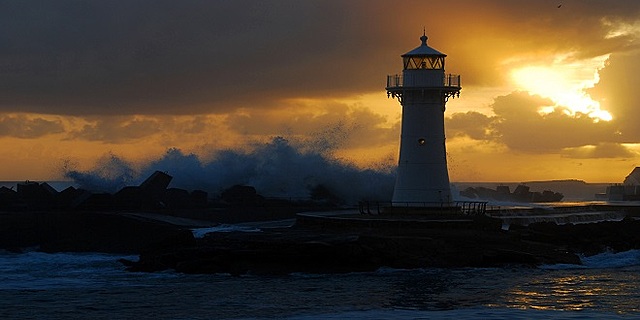 Lazarus se refugia en la Isla del Faro
