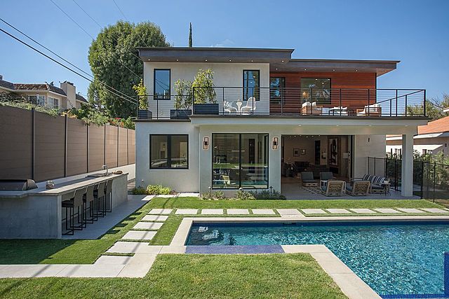 Where did Hugo live?