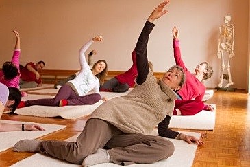 Terapias de movimiento (como el método de Feldenkrais, la técnica de Alexander, la de Pilates,  la integración estructural de Rolfing y la integración psicofísica de Trager)