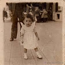 Julia Villamil - Hace 34 años