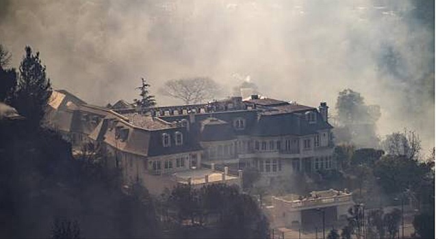 Mueren Lazarus, el robot de Alexandra y la sombra en el incendio.