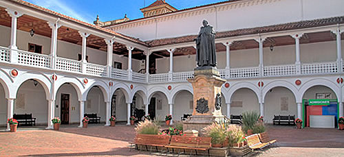 PROTESTAS DE CATEDRÁTICOS Y ESTUDIANTES CONTRA EL PREDOMINIO DE LA DOCTRINA EN LA EDUCACIÓN