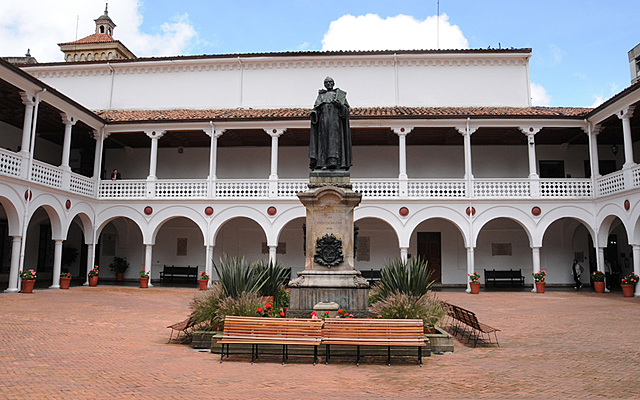 NUEVO TERREMOTO CASI DESTRUYE LA SEDE DEL COLEGIO