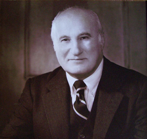 Gerhard E. Seidal becomes mayor