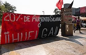 HUELGAS EN EL PAÍS POR AUMENTO SALARIAL.