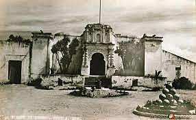 Confiado en la superioridad de sus tropas, el conde Lorencez, al mando de las fuerzas francesas, desoyó los consejos de los imperialistas mexicanos, quienes le aconsejaron, bombardear la ciudad de puebla.