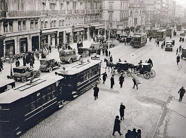 Medios de transporte, movilidad y cambio urbano (1900-1939).