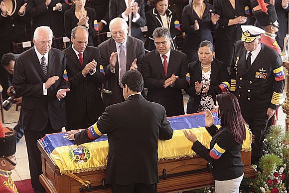 Hugo Chavez dies