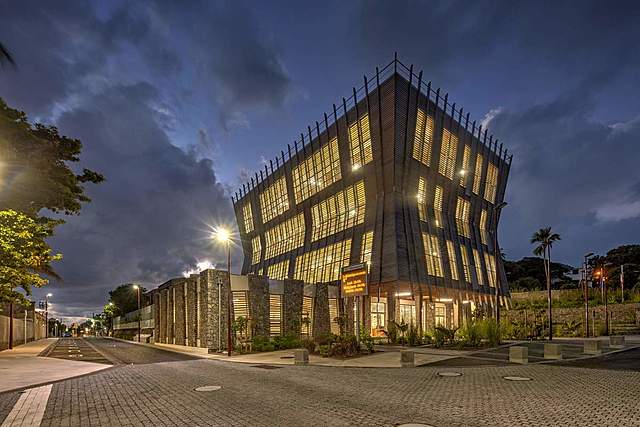 Meeting with  the architect of the library.