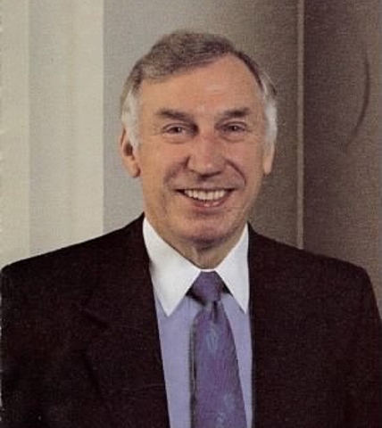 Cunanan kills his third victom