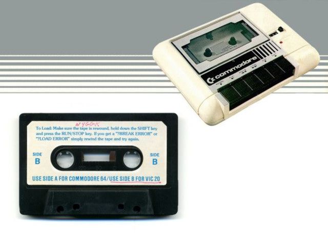 Cassette compacto de cinta magnética.