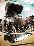 La première voiture à essence créée par Carl Benz