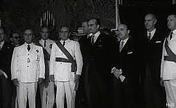 Nuevo gobierno: entran López Rodó y Silva (tecnócratas, Opus Dei).