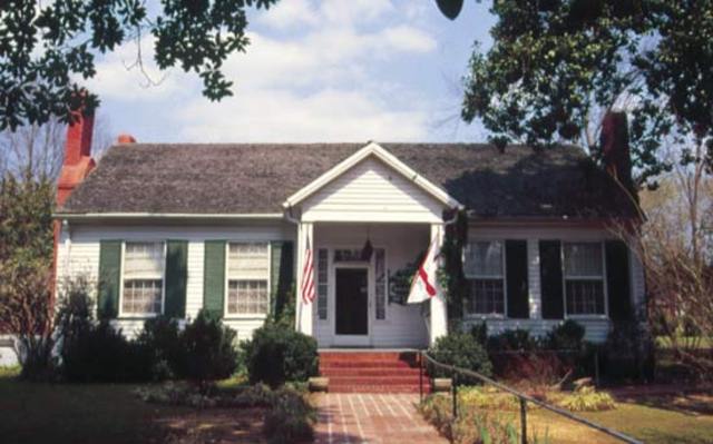 Helen was born in Tuscumbia, Alabama