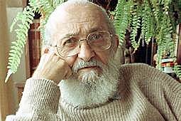 PAULO FREIRE