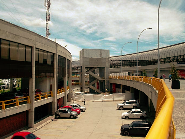 Afectados por huelga de pilotos de Avianca