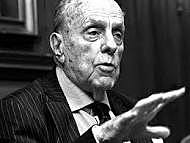 CAMBIO DE GOBIERNO, ENTRA MANUEL FRAGA