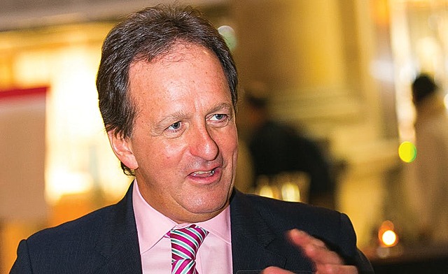 1982 - Keith Oliver hace popular el término de cadena de suministro.