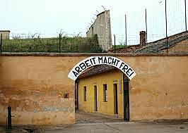 NAZIS EVACUEN LA CIUTAT TREZENIS