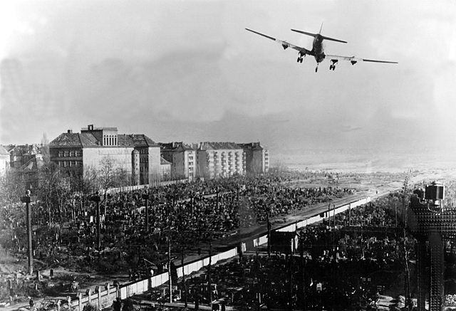 Berlin Airlift ends