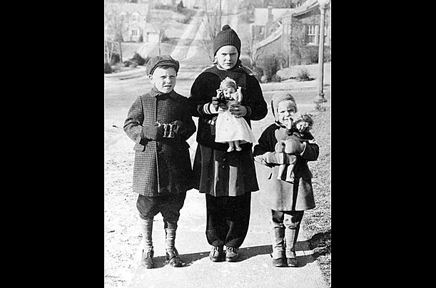 Buffett buys his first stock, 1941