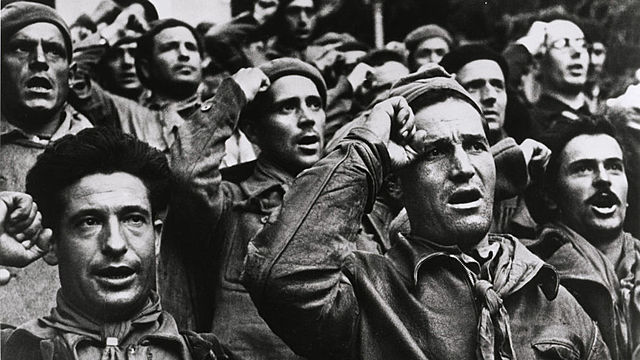 La URSS envía sus primeros equipos de ayuda a los republicanos. Llegan los primeros miembros de las Brigadas Internacionales.