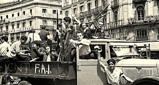 La revolución social se extiende por la zona republicana