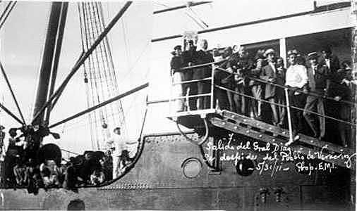 Porfirio Diaz sale del país