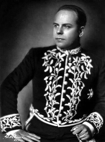 Trabalha com Marcello Piacentini