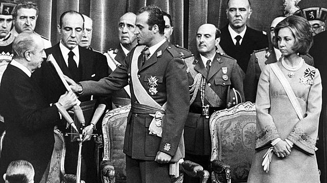 Proclamación de Don Juan Carlos como Príncipe de España, sucesor a la Jefatura del Estado con título de rey.