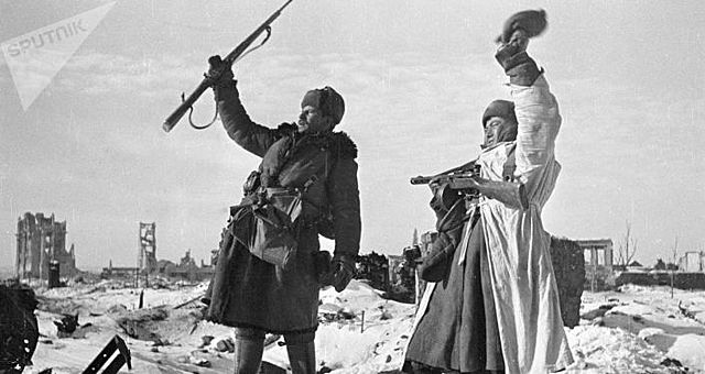 Unión Soviética derrota a Alemania en la batalla de Stalingrado.