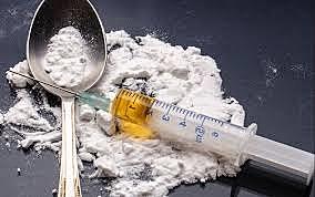 Encuentran escondidos en el avión presidencial de Colombia 8 bolsas de 8 lbs cada una, cargadas con heroína (Wikipedia, s.f).