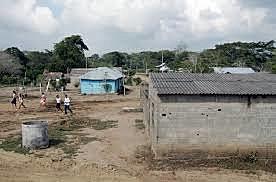 Paramilitares al mando de Salvatore Mancuso llevan a cabo la Masacre de Pichilín (Wikipedia, s.f).