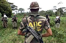 Paramilitares de las Autodefensas Unidas de Colombia (AUC), perpetran la masacre de Chengue (Wikipedia, s.f).