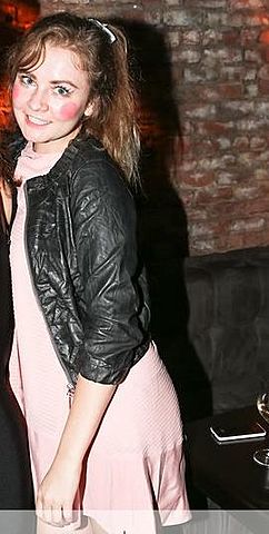 Anna allegedly lives Magnises