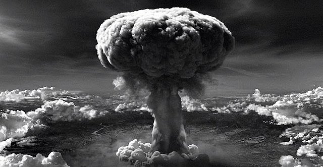 Lanzamiento de la primera bomba atómica