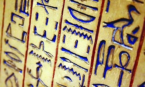 SURGE LA ESCRITURA EN EGIPCIO