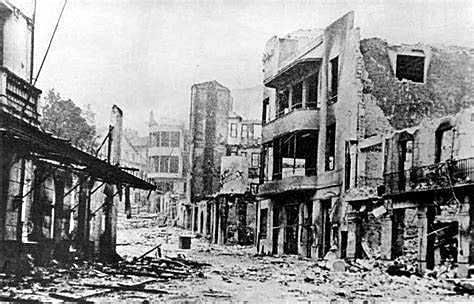 La ciudad vasca de Guernica sufre un brutal bombardeo el día 26 a cargo de la Legión Cóndor.
