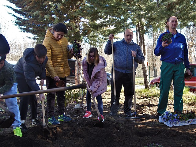 Mantenimiento del Jardín del Cole.
