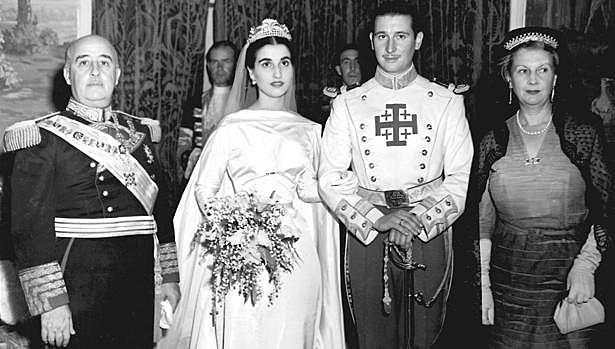 Boda de la nieta de Franco con Don Alfonso de Borbón, duque de Cádiz