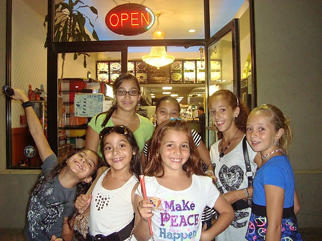 Lemonade Stands and Home Bon Buffet