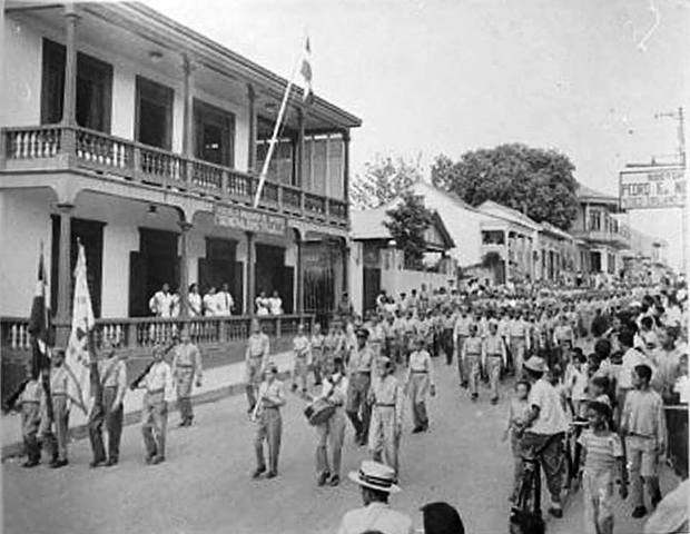 Desfile hasta la Casa Presidencial