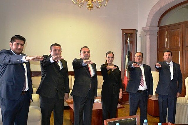 Establecimiento de la Dirección de gobierno y otra de todos los ramos de la federación.