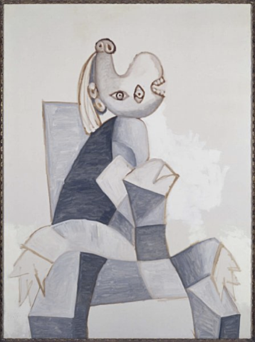 Femme assise dans un fauteuil gris / Mujer sentada en un sillón gris / Woman Seated in a Grey Chair