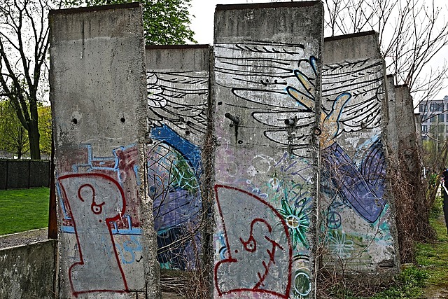 Building of the Berlin wall