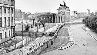 Building of the Berlin Wall
