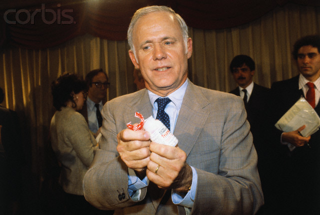 BURKE SE RETIRA DE J&J