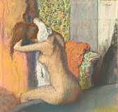 Después del baño, mujer secandose