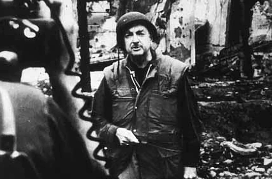 US: Walter Cronkite visits Vietnam